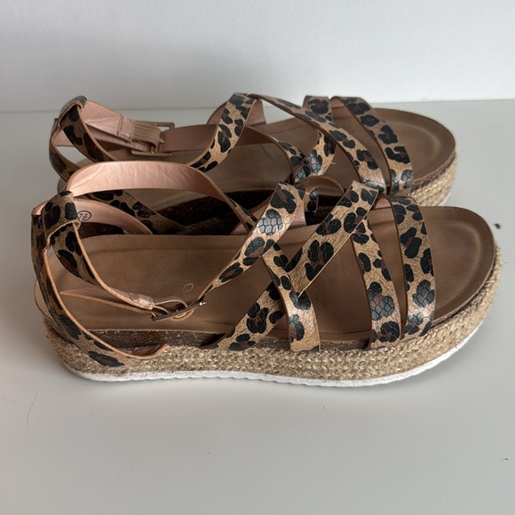 7.5 Leopard Print Espadrille Platform Gladiator Open Toe Shoe 
Sandal - Picture 3 of 6